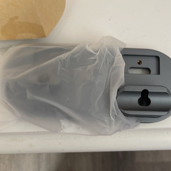 Apple charger 3 in one iPhone, Apple Watch and AirPod charger brand new - Picture 4 of 5